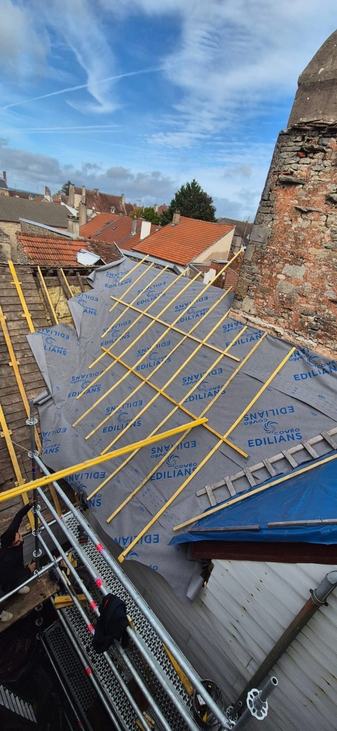 Pose de sous-toiture et contre-lattage