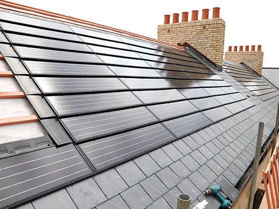 Tuile photovoltaïque intégrée à la couverture à Langres